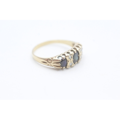 227 - 9ct gold sapphire and diamond ring (1.6g) Size M