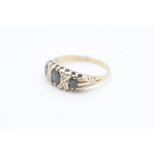 227 - 9ct gold sapphire and diamond ring (1.6g) Size M