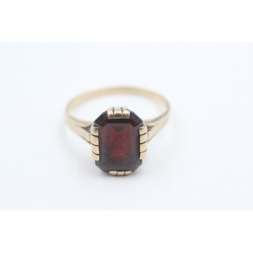 23 - 9ct gold vintage garnet dress ring (6.4g) AS SEEN - MISSHAPEN Size Z