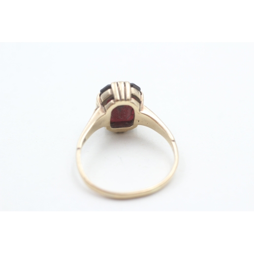 23 - 9ct gold vintage garnet dress ring (6.4g) AS SEEN - MISSHAPEN Size Z