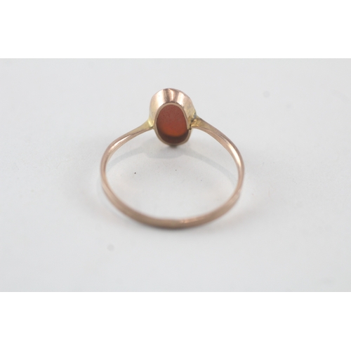 46 - 9ct gold vintage cabochon carnelian dress ring (1.5g) Size R