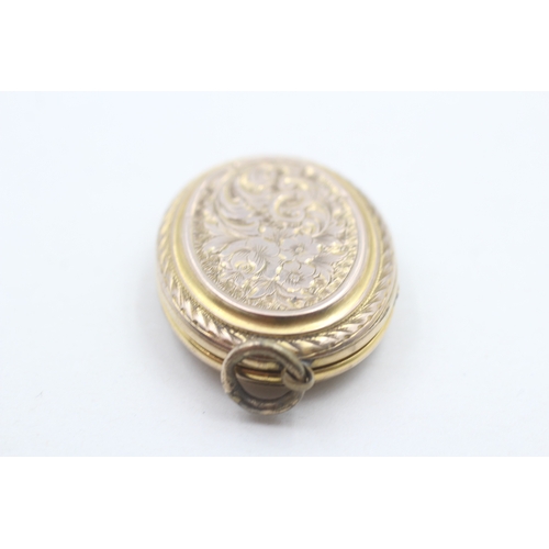 5 - 9ct gold patterned locket (7.7g)