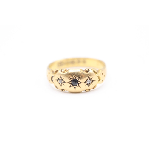 9 - 18ct gold sapphire and diamond flush star set ring (3g) Size N 1/2