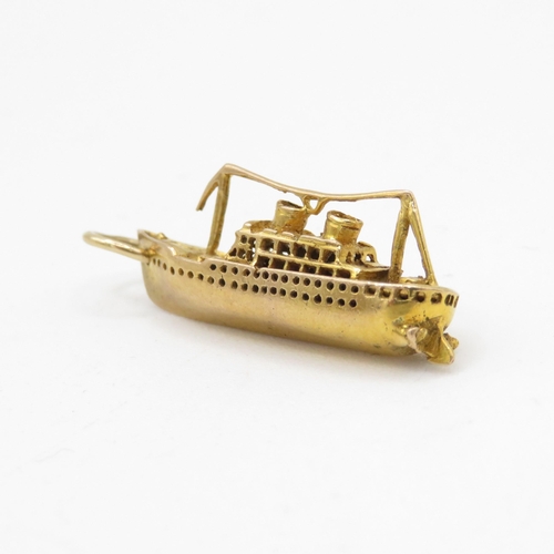 274 - 9ct Gold ship charm - 3.4g