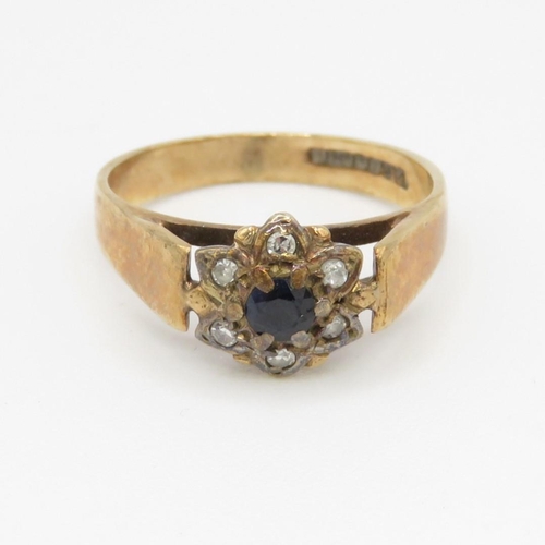 100 - 9ct gold sapphire and diamond ring (2.6g) Size K