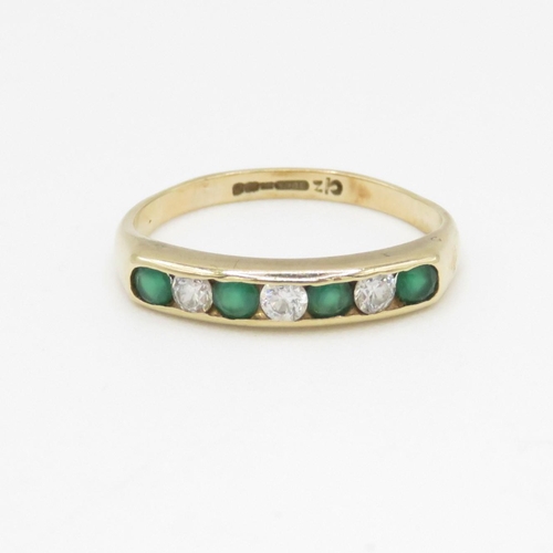 104 - 9ct gold chrysoprase and cubic zirconia channel set ring (1.6g) Size M