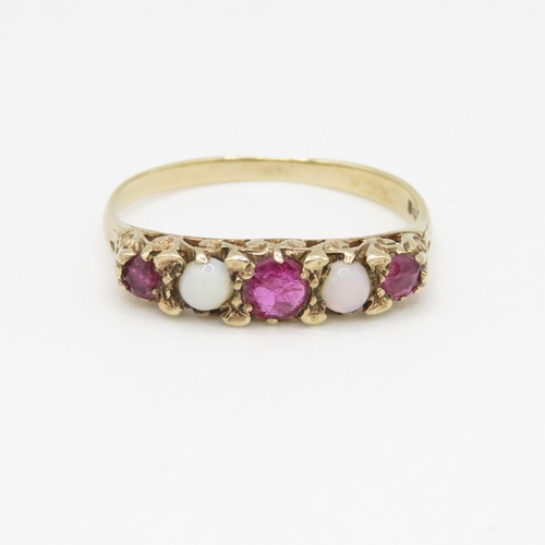 112 - 9ct gold opal and ruby ring (1.6g) Size P