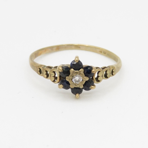 167 - 9ct gold sapphire & diamond cluster ring (1g) Size K