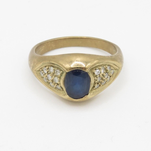 30 - 9ct gold sapphire & diamond dress ring (4g) Size N