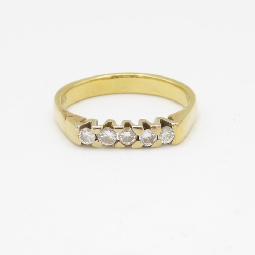 92 - 18ct gold diamond row set ring (3.6g) Size O