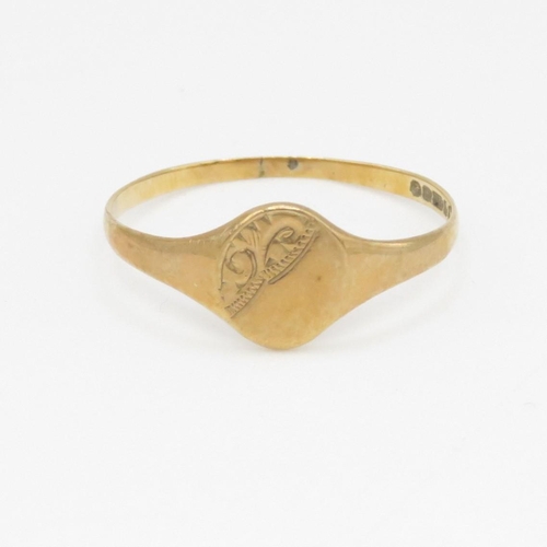 99 - 9ct gold signet ring (1g) Size Q