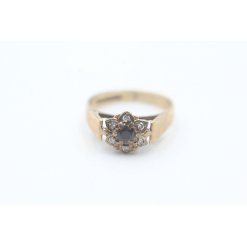 100 - 9ct gold sapphire and diamond ring (2.6g) Size K