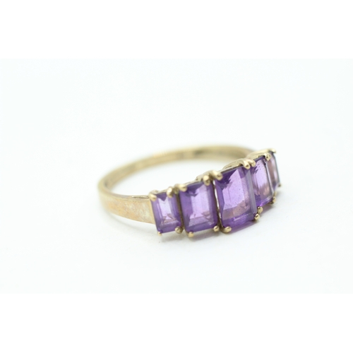 13 - 9ct gold and five stone amethyst ring (2.5g) Size S