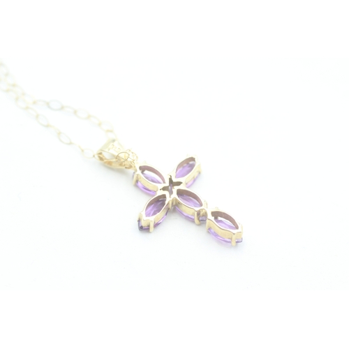 135 - 9ct gold amethyst cross pendant necklace (1.3g)