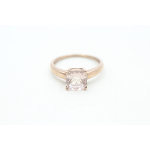 146 - 9ct gold and morganite ring (1.6g) Size L 1/2