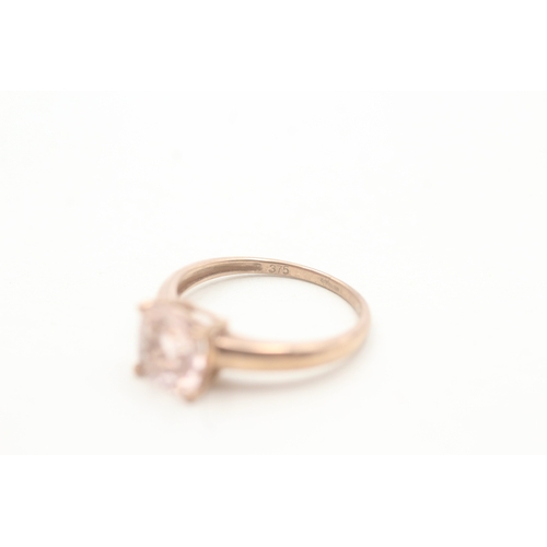 146 - 9ct gold and morganite ring (1.6g) Size L 1/2