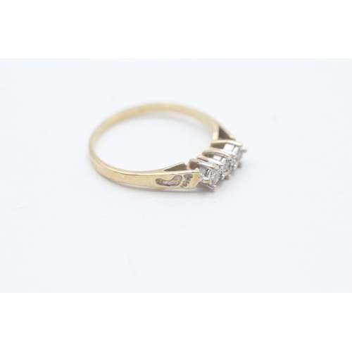 148 - 9ct gold diamond trilogy ring (1.9g) Size P