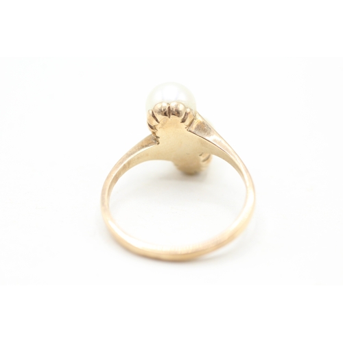 15 - 9ct gold cultured pearl ring (3.6g) Size N