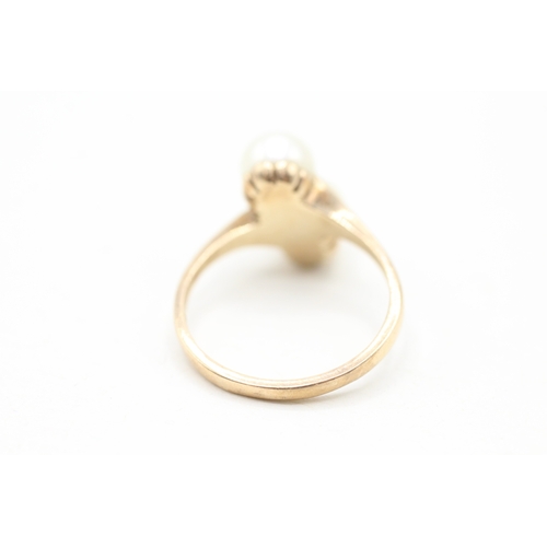 15 - 9ct gold cultured pearl ring (3.6g) Size N