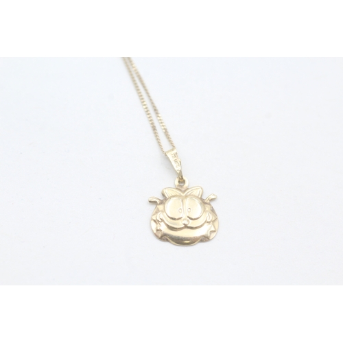 152 - 9ct gold 'Garfield' pendant on chain (1.2g)