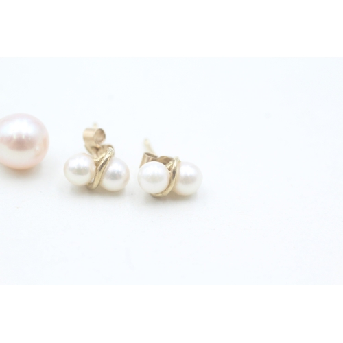 153 - 2 x 9ct gold cultured pearl stud and drop earrings (2.6g)