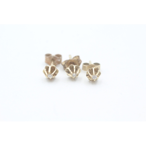 156 - 3 x 9ct gold single stud diamond earrings (1g)