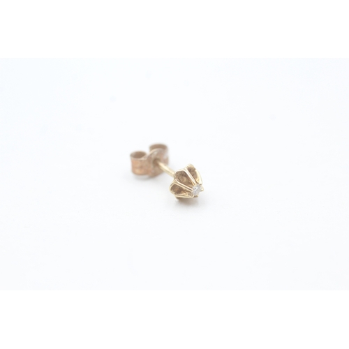 156 - 3 x 9ct gold single stud diamond earrings (1g)