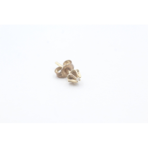 156 - 3 x 9ct gold single stud diamond earrings (1g)