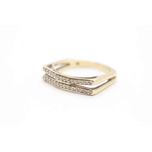 16 - 9ct gold and diamond ring (2.5g) Size N