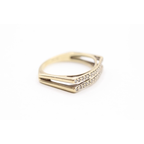 16 - 9ct gold and diamond ring (2.5g) Size N