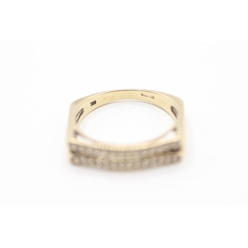 16 - 9ct gold and diamond ring (2.5g) Size N