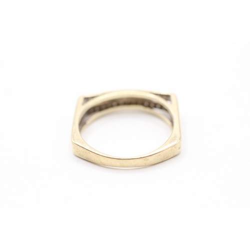 16 - 9ct gold and diamond ring (2.5g) Size N