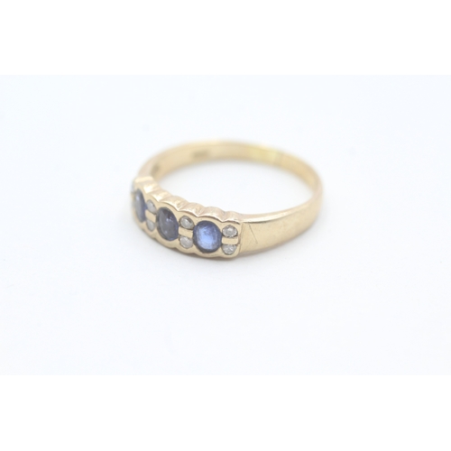 173 - 9ct gold three stone sapphire and diamond ring (2.5g) Size O 1/2