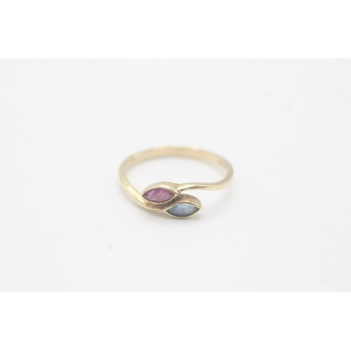 19 - 9ct gold ruby and sapphire ring (1.4g) Size M 1/2