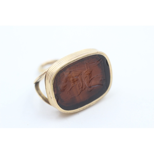 2 - 18ct gold red paste harpist intaglio fob (8g)