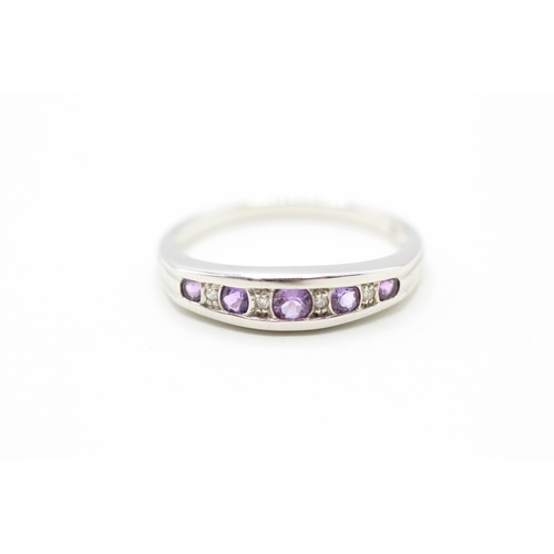 20 - 9ct gold amethyst and diamond row set ring (2.5g) Size U