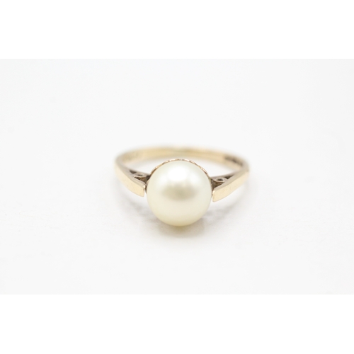 21 - 9ct gold cultured pearl ring (2.2g) Size L