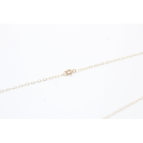 24 - 9ct gold and diamond pendant on chain (1.7g)