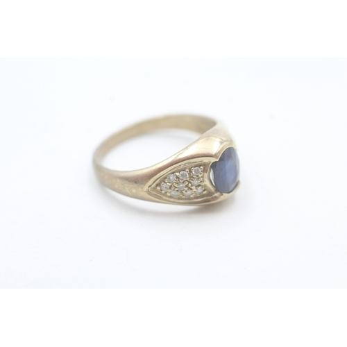 30 - 9ct gold sapphire & diamond dress ring (4g) Size N