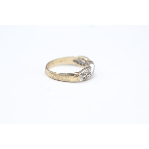 34 - 9ct gold and cubic zirconia ring (2.4g) Size O