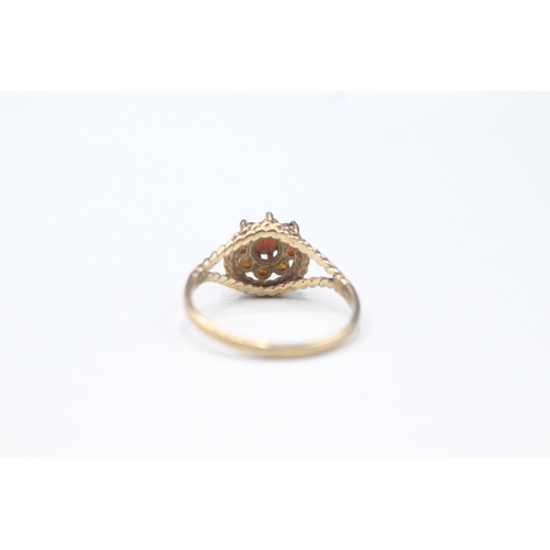 65 - 9ct gold vintage garnet dress ring (1.5g) Size K