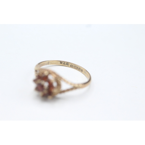 65 - 9ct gold vintage garnet dress ring (1.5g) Size K