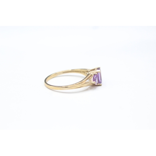 67 - 9ct gold amethyst dress ring (2.7g) Size V