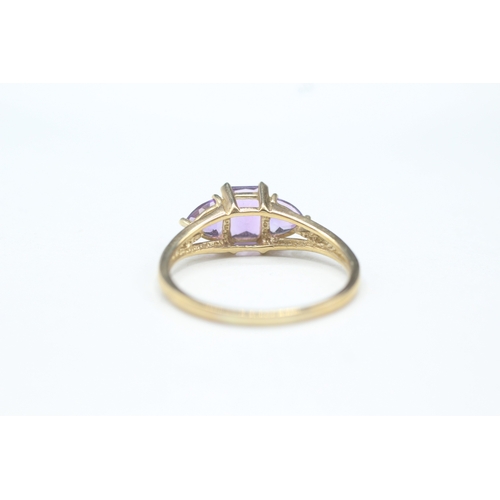 67 - 9ct gold amethyst dress ring (2.7g) Size V