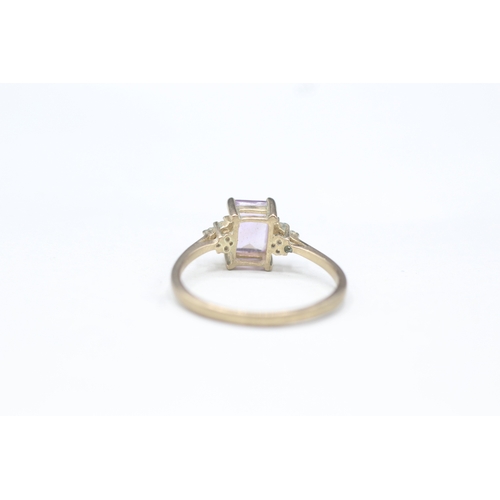 69 - 9ct gold amethyst & diamond dress ring (2g) Size P