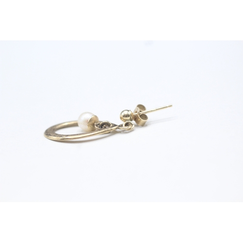 76 - 9ct gold and cultured pearl drop stud earrings (1.7g)