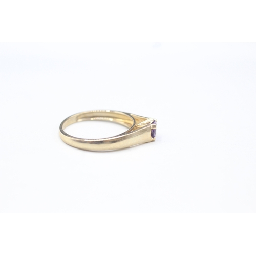 84 - 9ct gold amethyst single stone ring (2.1g) Size N 1/2