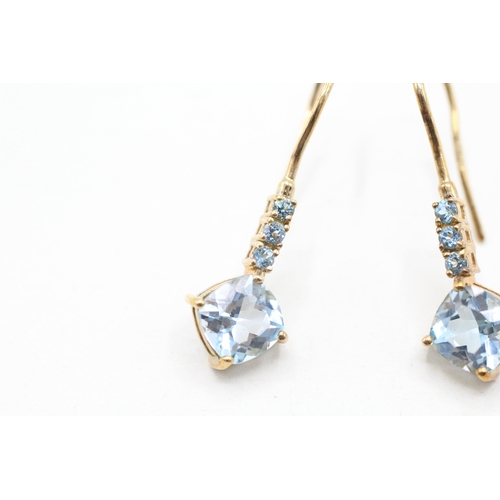 88 - 9ct gold and topaz drop hook earrings (2.8g)