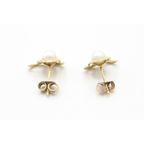 95 - 9ct gold cultured pearl stud earrings (1.3g)