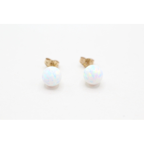 97 - 9ct gold faux opal stud earrings (0.6g)